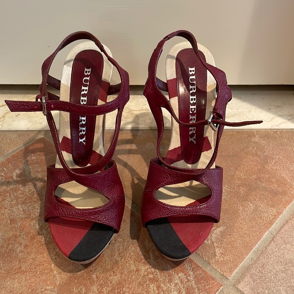 Burberry leather sandal